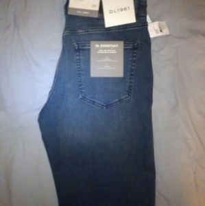 Dark blue Vinn relaxed straight jeans DL 1961 never worn still have tags on them